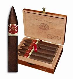 PADRON FAMILY RESERVE 44 YEARS (10)